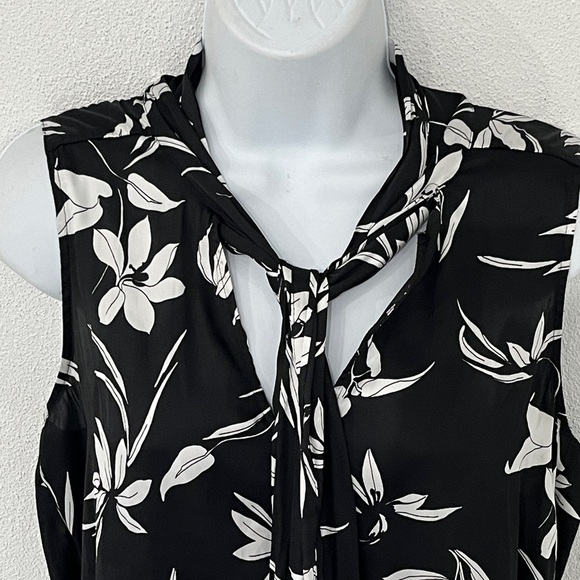 Banana Republic Orchid Sleeveless Top Size M - Picture 3 of 6